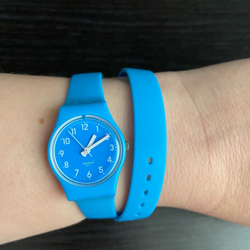 Vintage Lady Swatch double wrap Ice neon blue watch